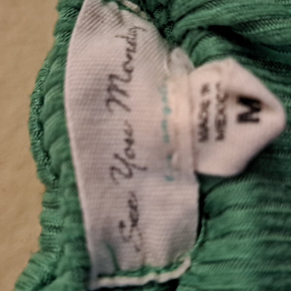 Green sleevless dress, long.  Brand: See You Monday.  Size M - Picture 2 of 3